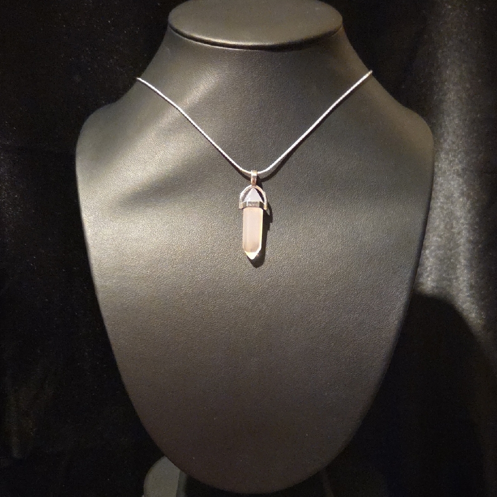 New Rose Quartz Gemstone Pendant Necklace